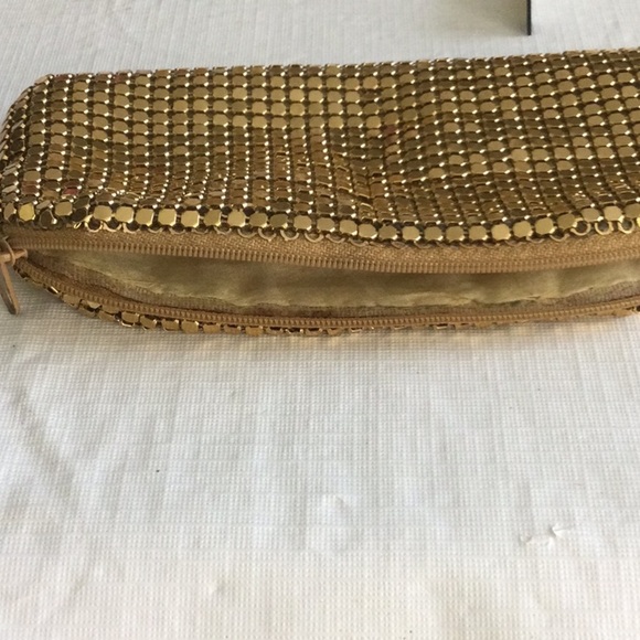 Chic Gold Mesh Wristlet - Picture 6 of 6